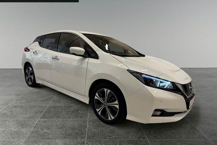 Hvid Nissan Leaf fra 2020