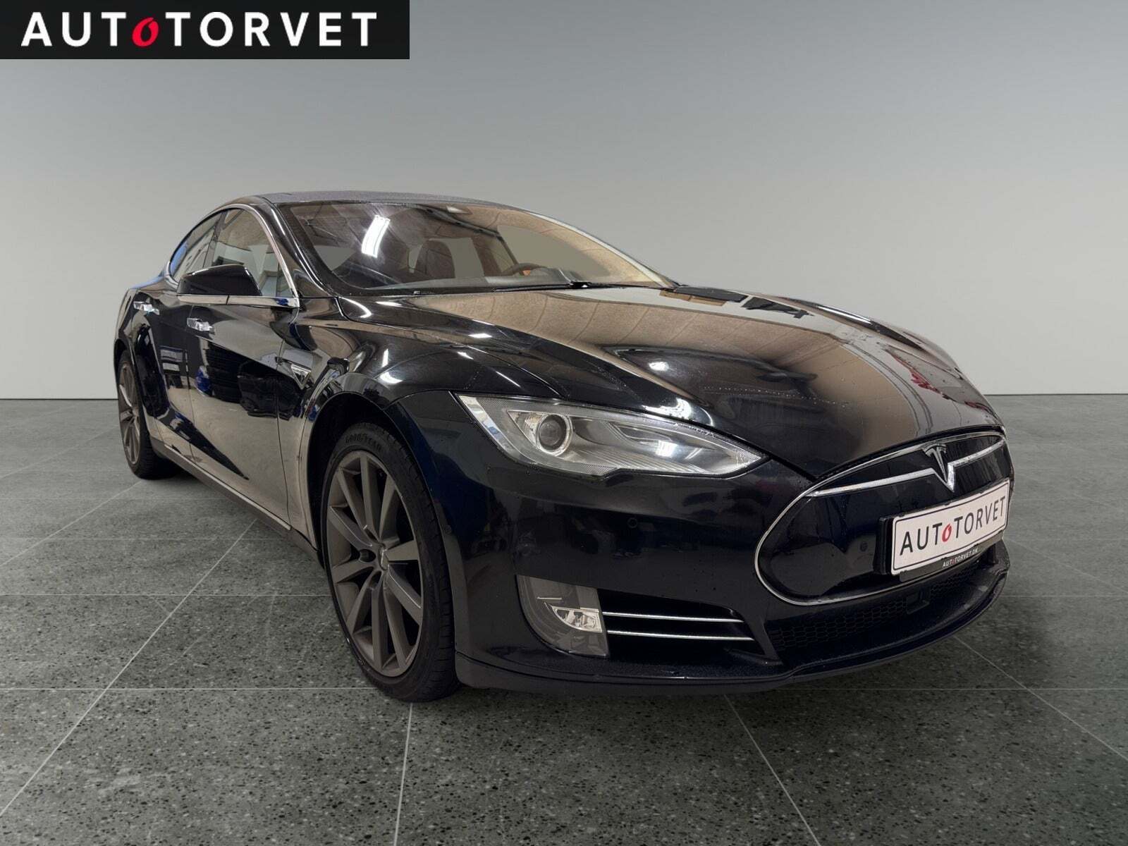 Tesla Model S 85
