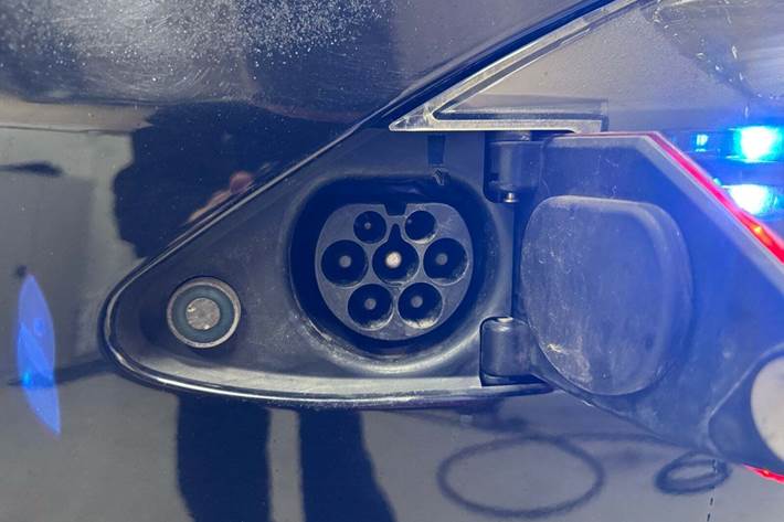 Sort Tesla Model S fra 2015