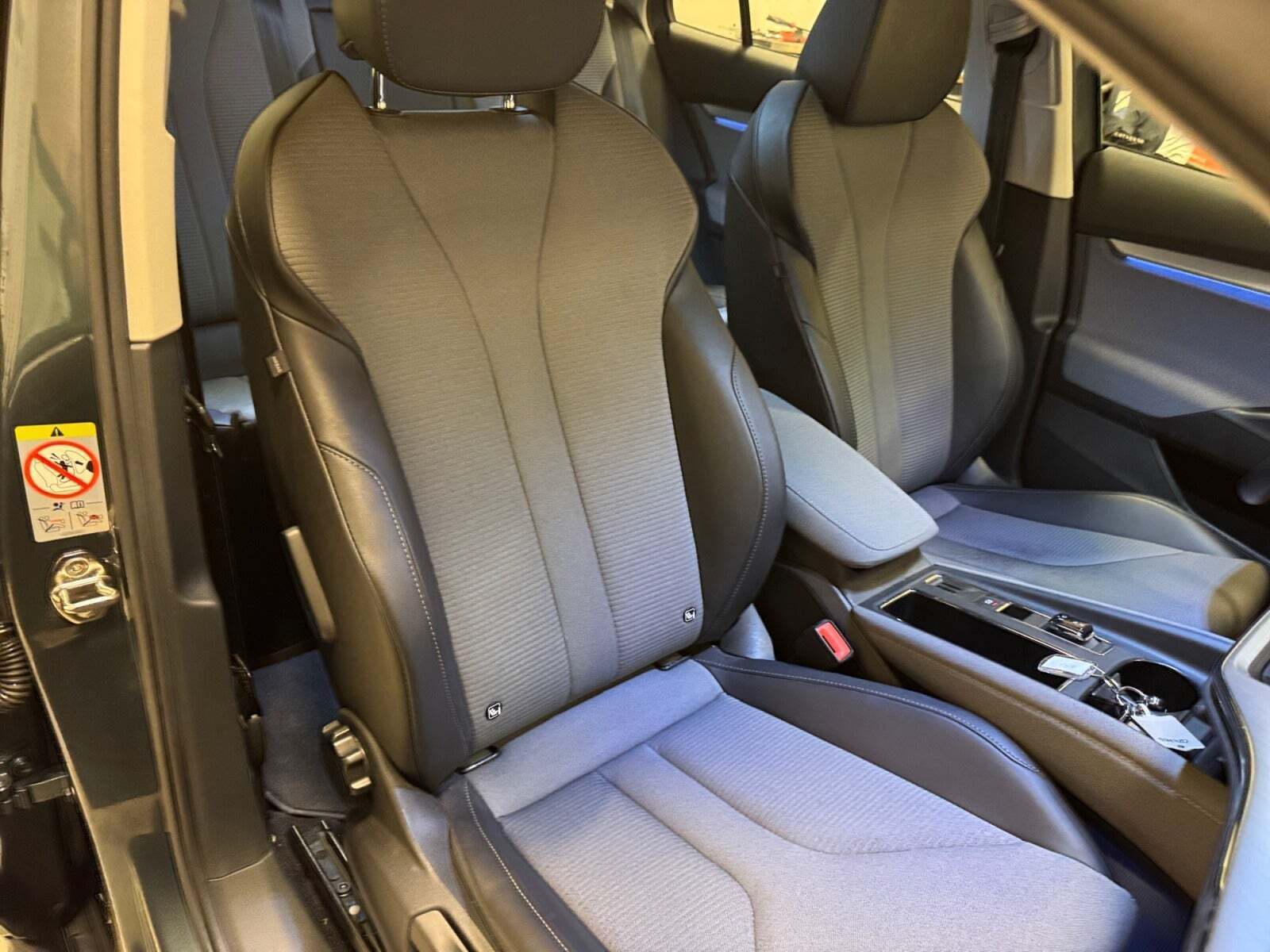 Grå Skoda Enyaq fra 2021