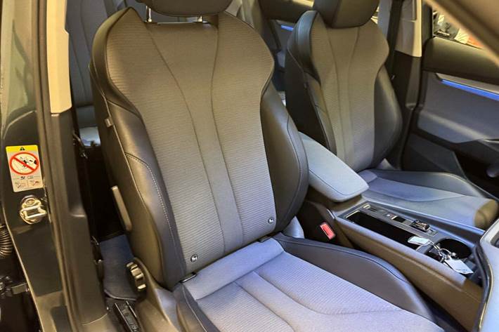 Grå Skoda Enyaq fra 2021