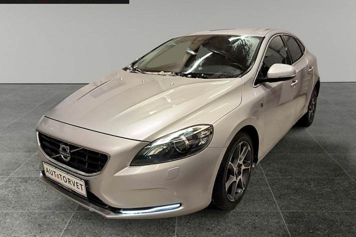 Sølv Volvo V40 fra 2016