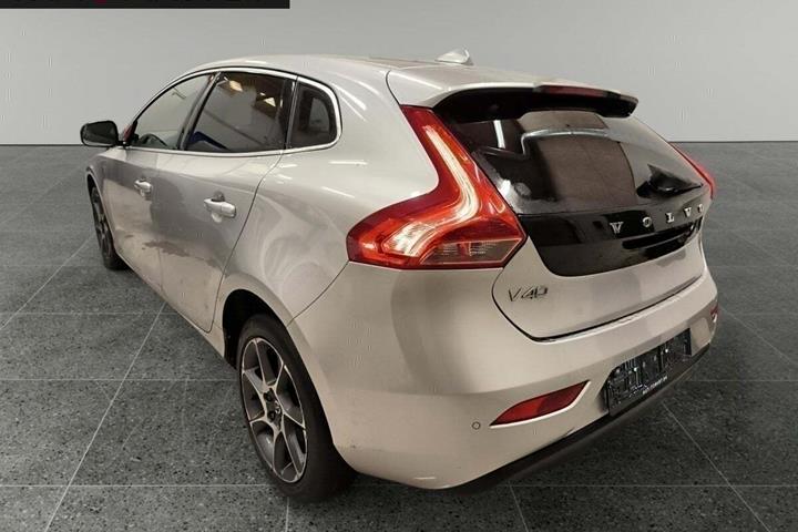 Sølv Volvo V40 fra 2016