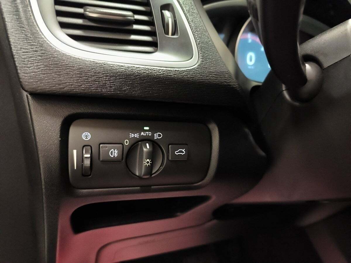 Sølv Volvo V40 fra 2016