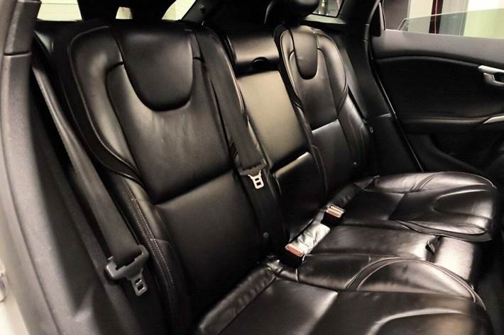 Sølv Volvo V40 fra 2016