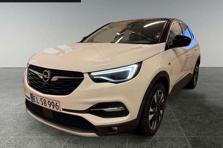 Hvid Opel Grandland X fra 2021 set udefra