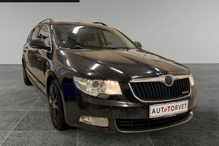 Sort Skoda Superb fra 2012