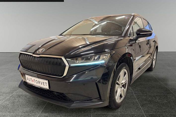 Sort Skoda Enyaq fra 2022 set udefra