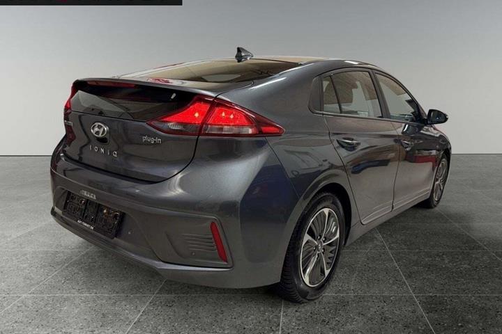 Grå Hyundai Ioniq fra 2020 set udefra