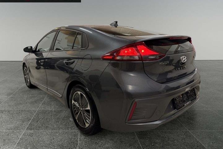 Grå Hyundai Ioniq fra 2020 set udefra