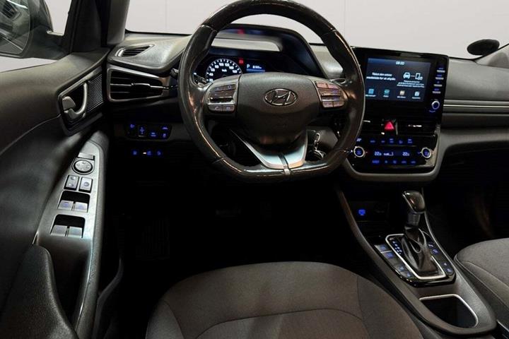 Grå Hyundai Ioniq fra 2020 set indefra