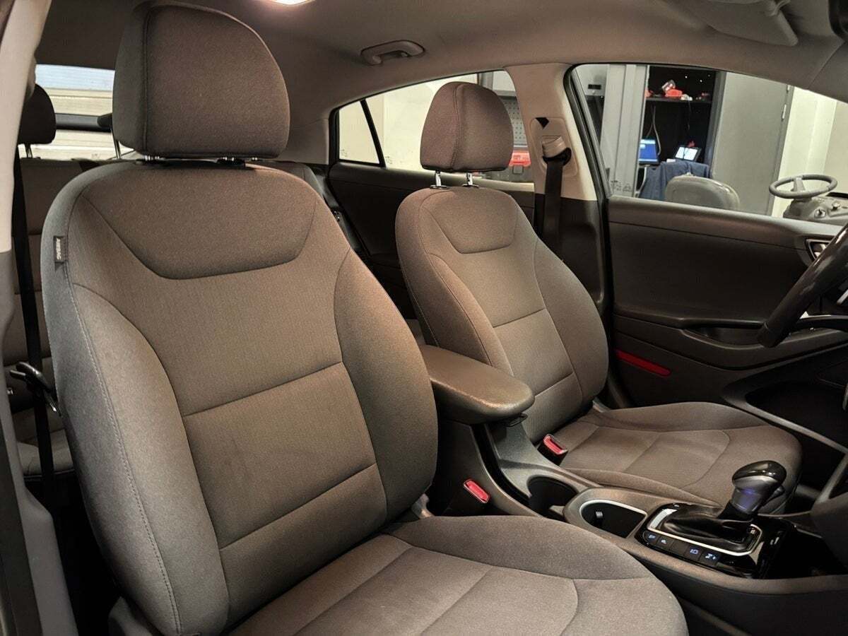 Grå Hyundai Ioniq fra 2020