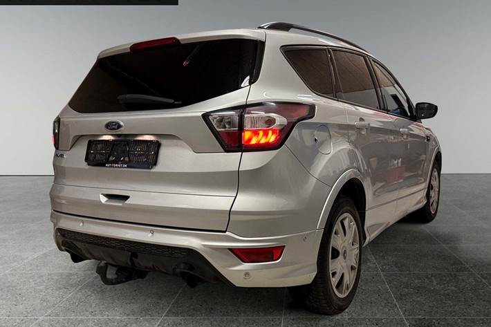 Sølv Ford Kuga fra 2018