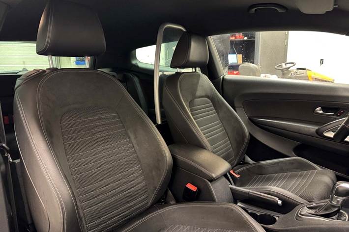 Sort VW Scirocco fra 2014