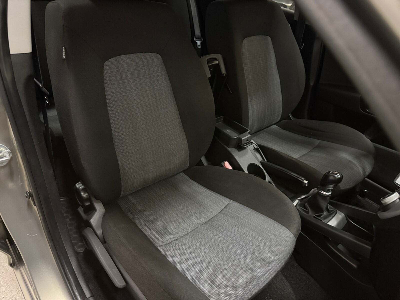 Sølv Kia Ceed fra 2012