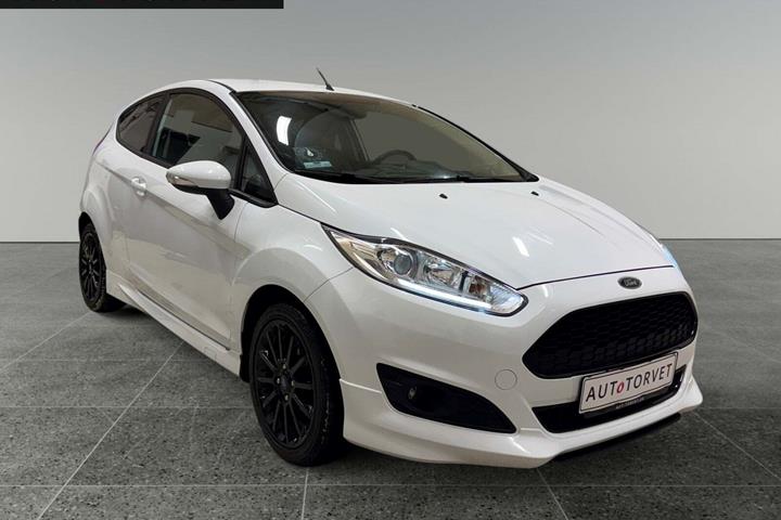 Hvid Ford Fiesta fra 2015