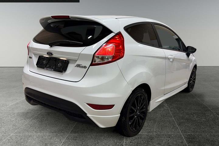 Hvid Ford Fiesta fra 2015