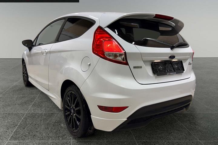 Hvid Ford Fiesta fra 2015