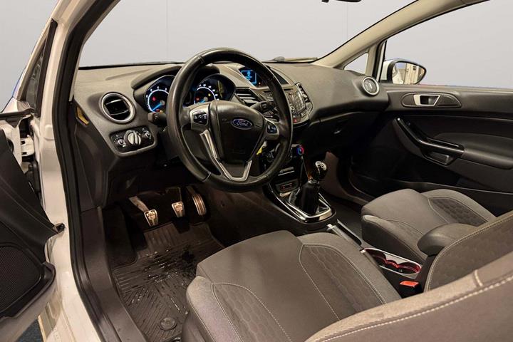 Hvid Ford Fiesta fra 2015