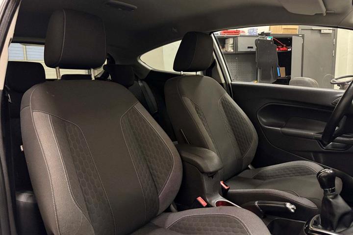 Hvid Ford Fiesta fra 2015
