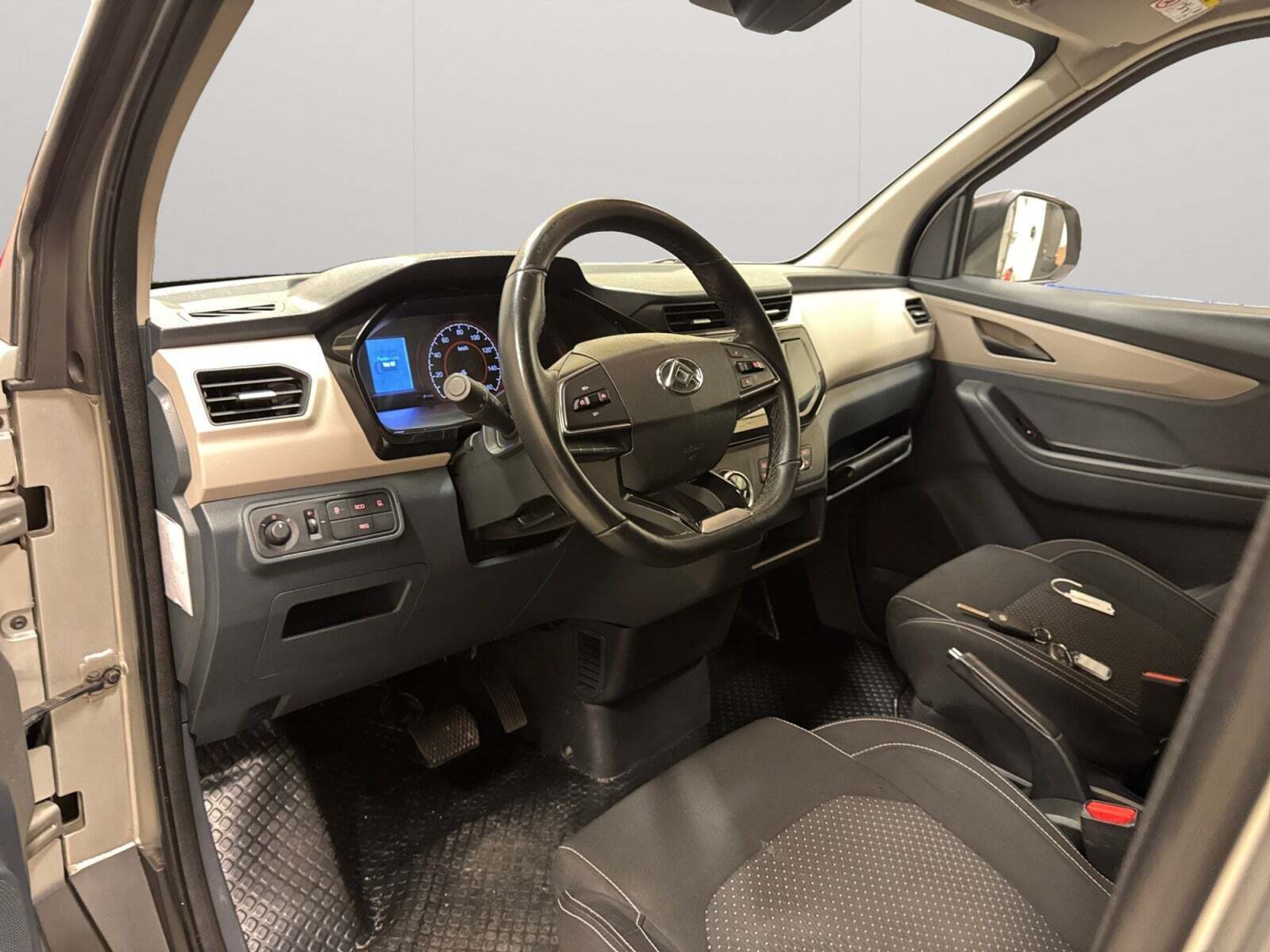 Maxus e-Deliver 3 35 Cargo Van SWB