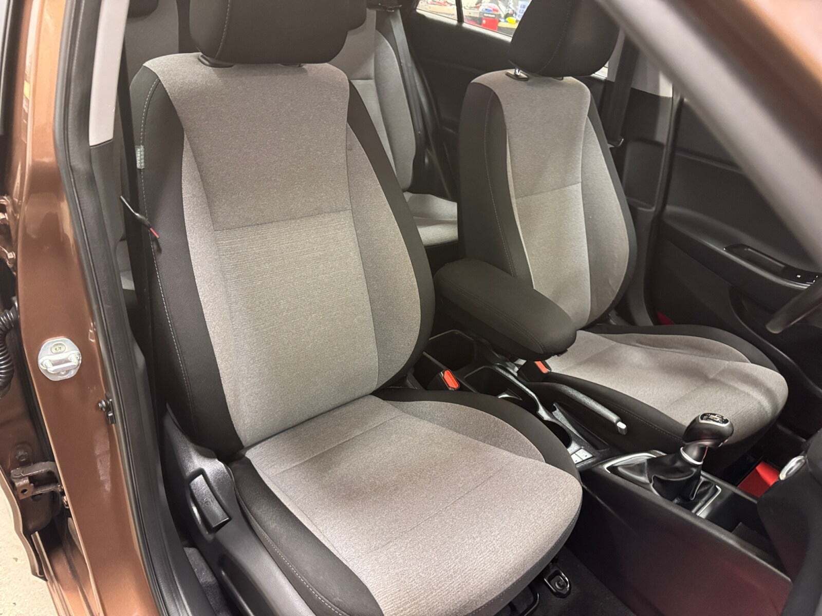 Brun Hyundai i20 fra 2015