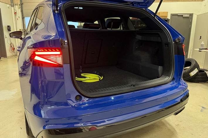 Blå Skoda Enyaq fra 2023