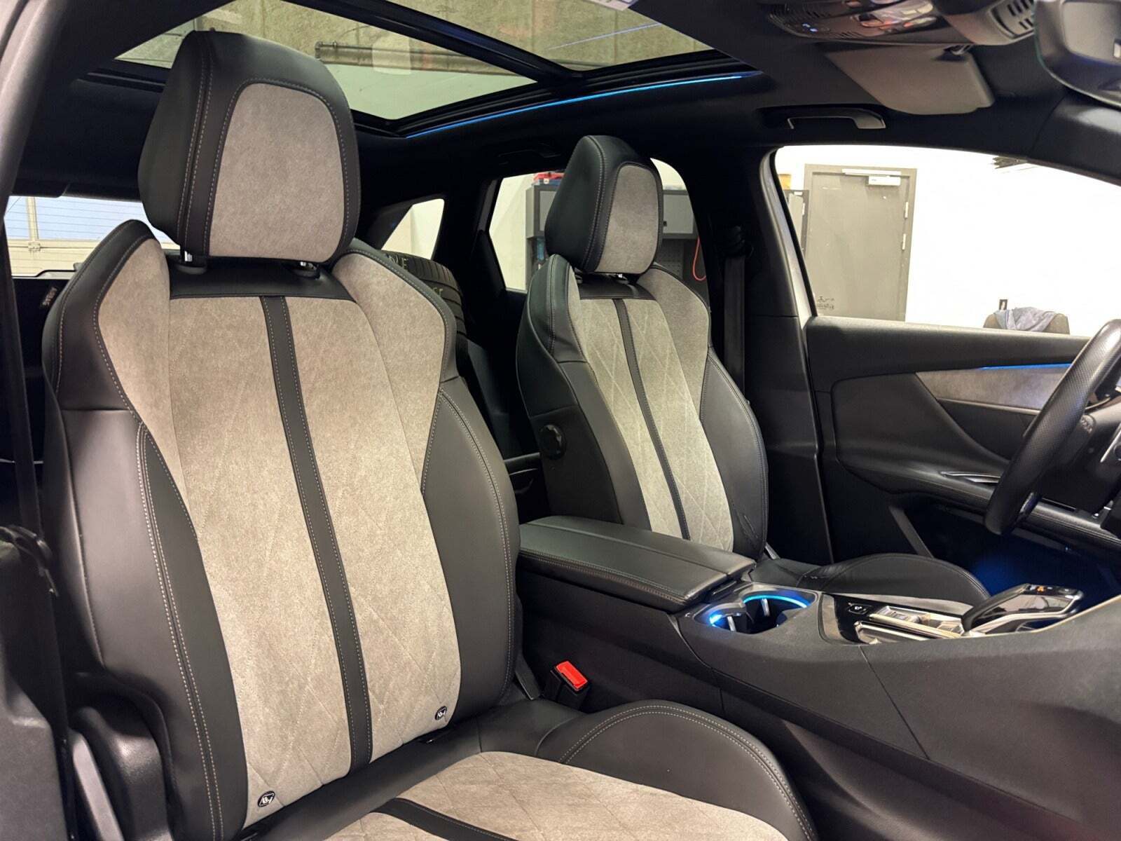 Hvid Peugeot 3008 fra 2020