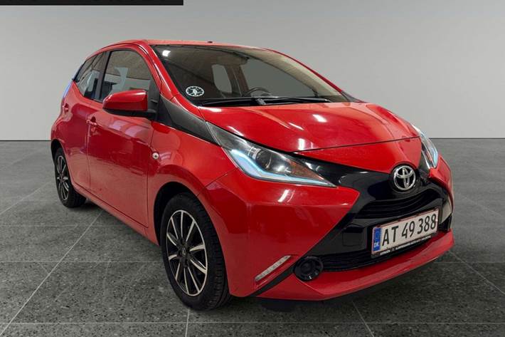 Rød Toyota Aygo fra 2015