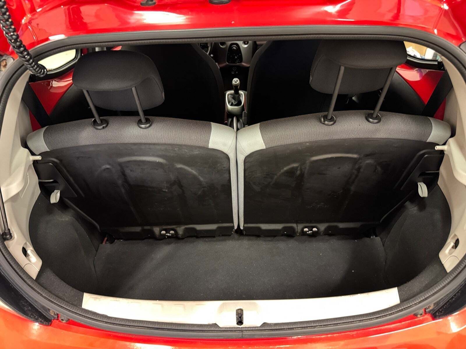 Rød Toyota Aygo fra 2015