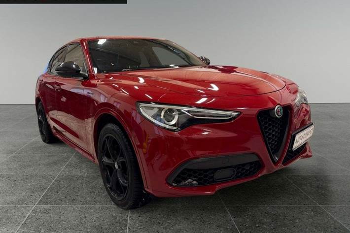 Rød Alfa Romeo Stelvio fra 2021
