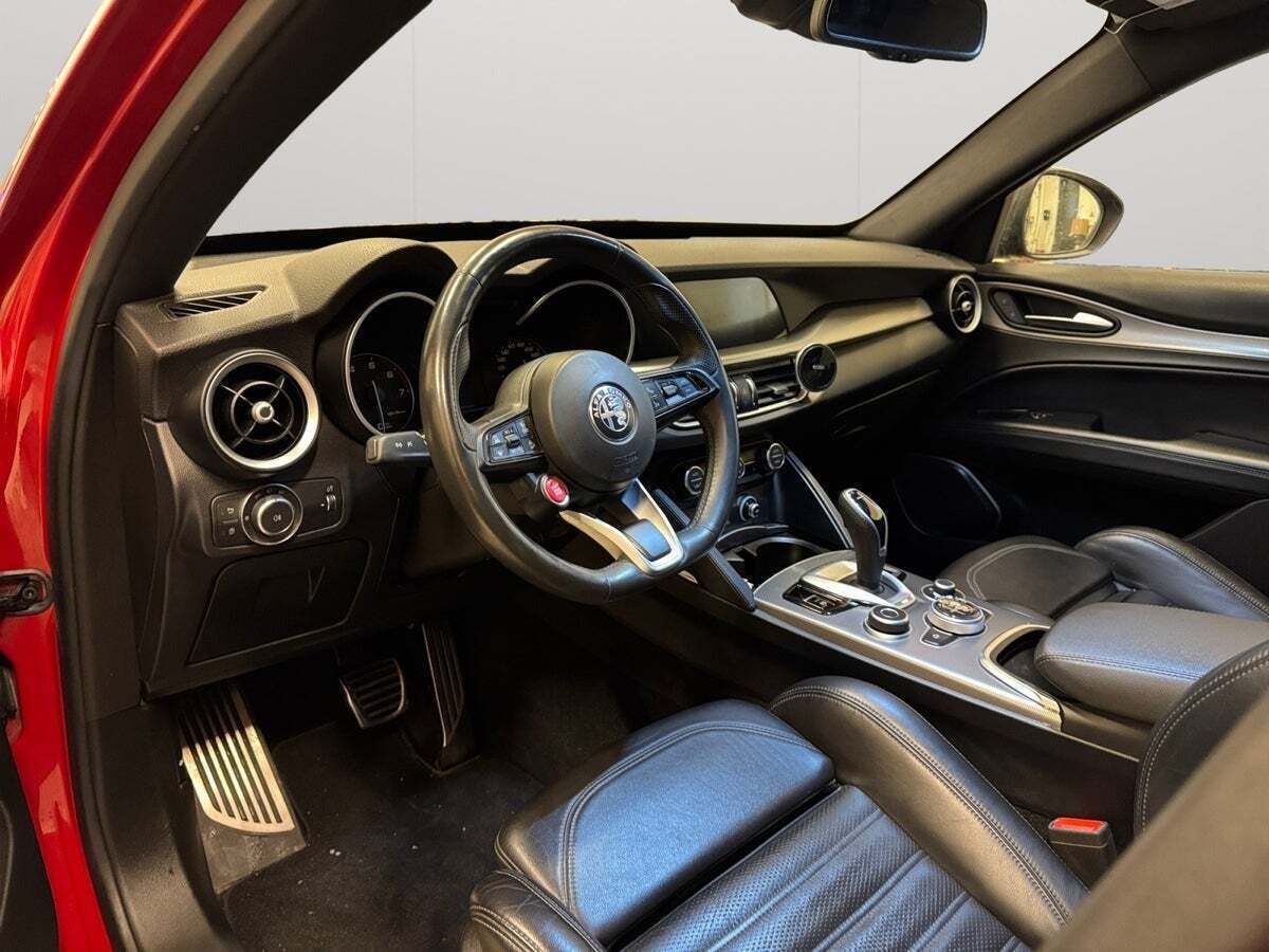 Alfa Romeo Stelvio 2,0 T 280 Veloce aut. Q4 Van