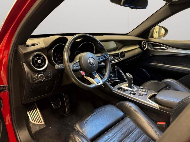 Alfa Romeo Stelvio 2,0 T 280 Veloce aut. Q4 Van