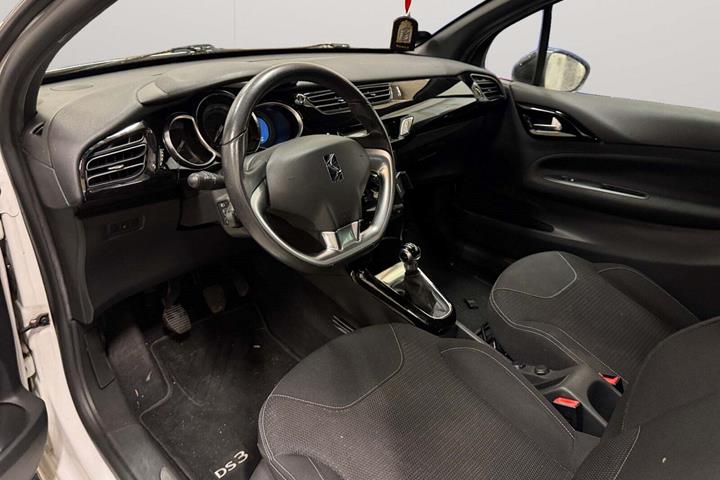 Hvid Citroën DS3 fra 2014 set indefra