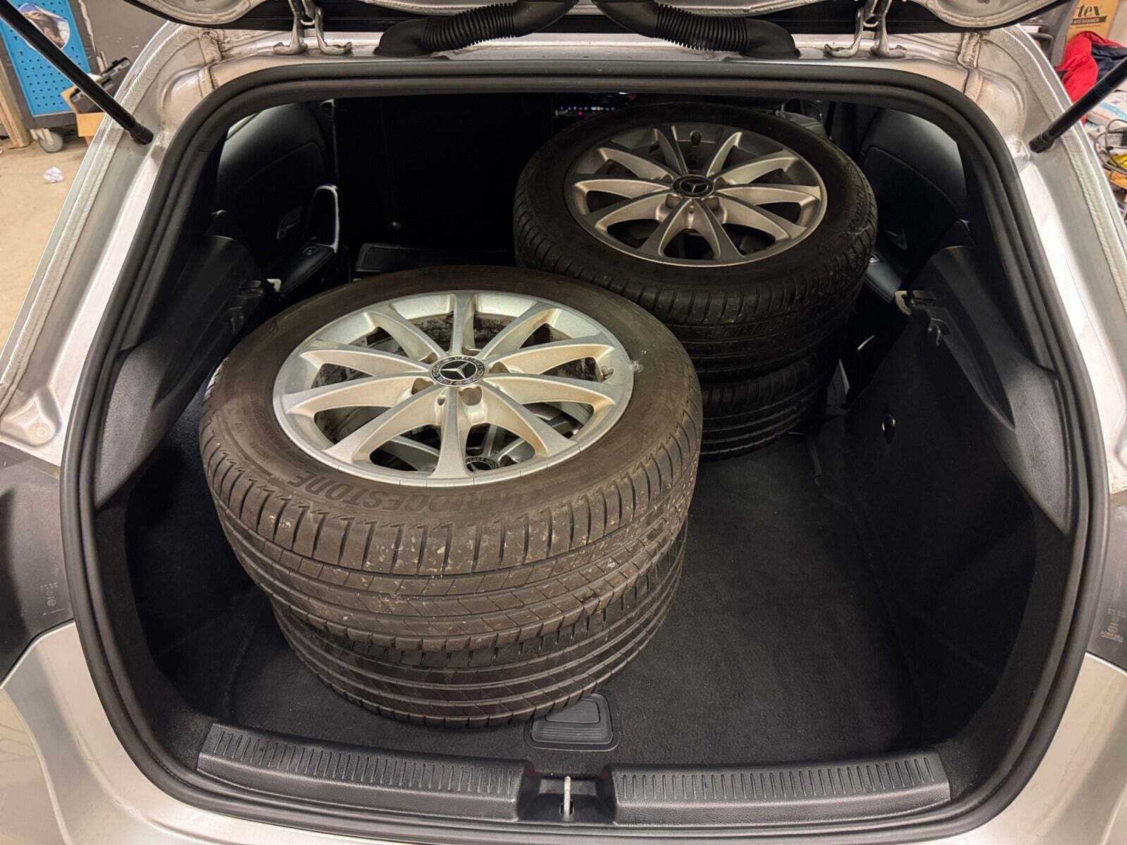 Sølv Mercedes A180 d fra 2019