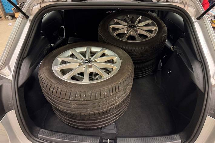 Sølv Mercedes A180 d fra 2019