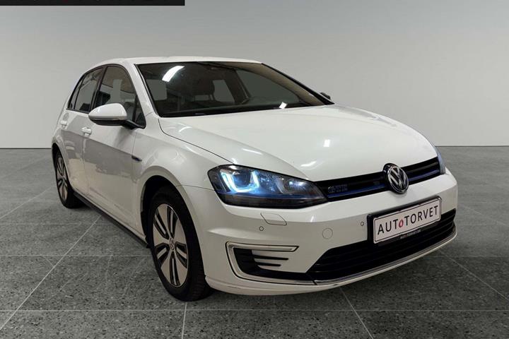 Hvid VW Golf VII fra 2016