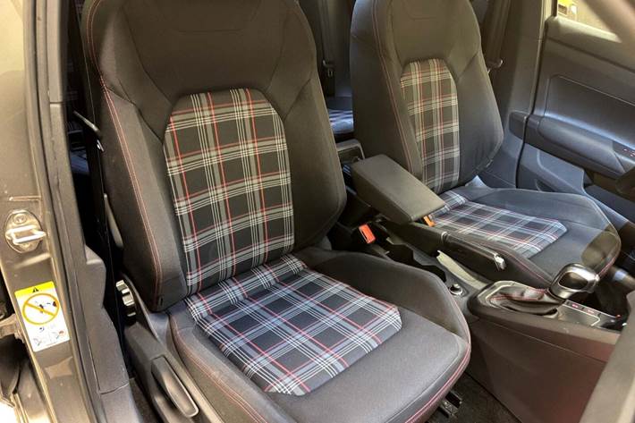 Grå VW Polo fra 2020