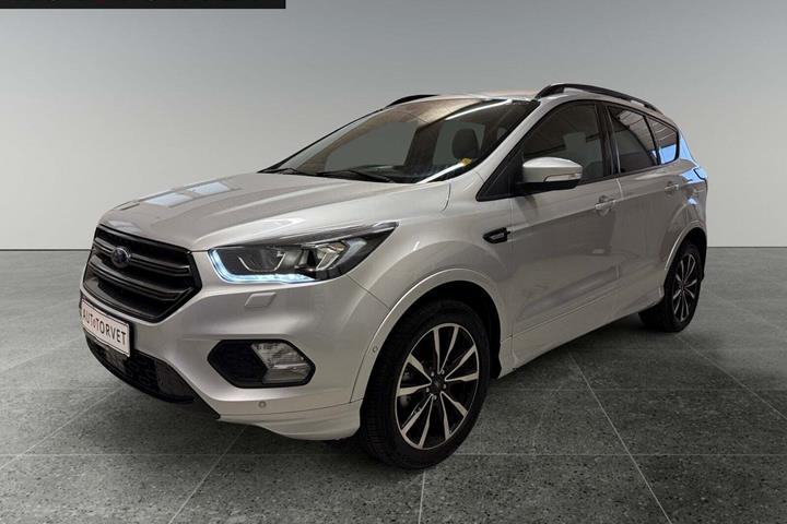 Sølv Ford Kuga fra 2018 set udefra
