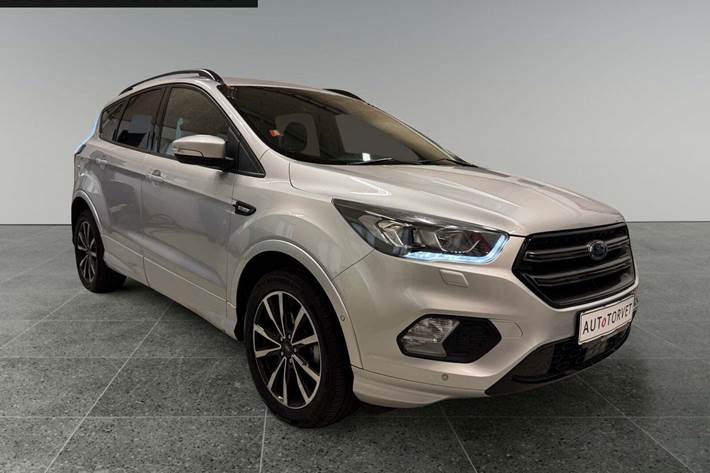 Sølv Ford Kuga fra 2018