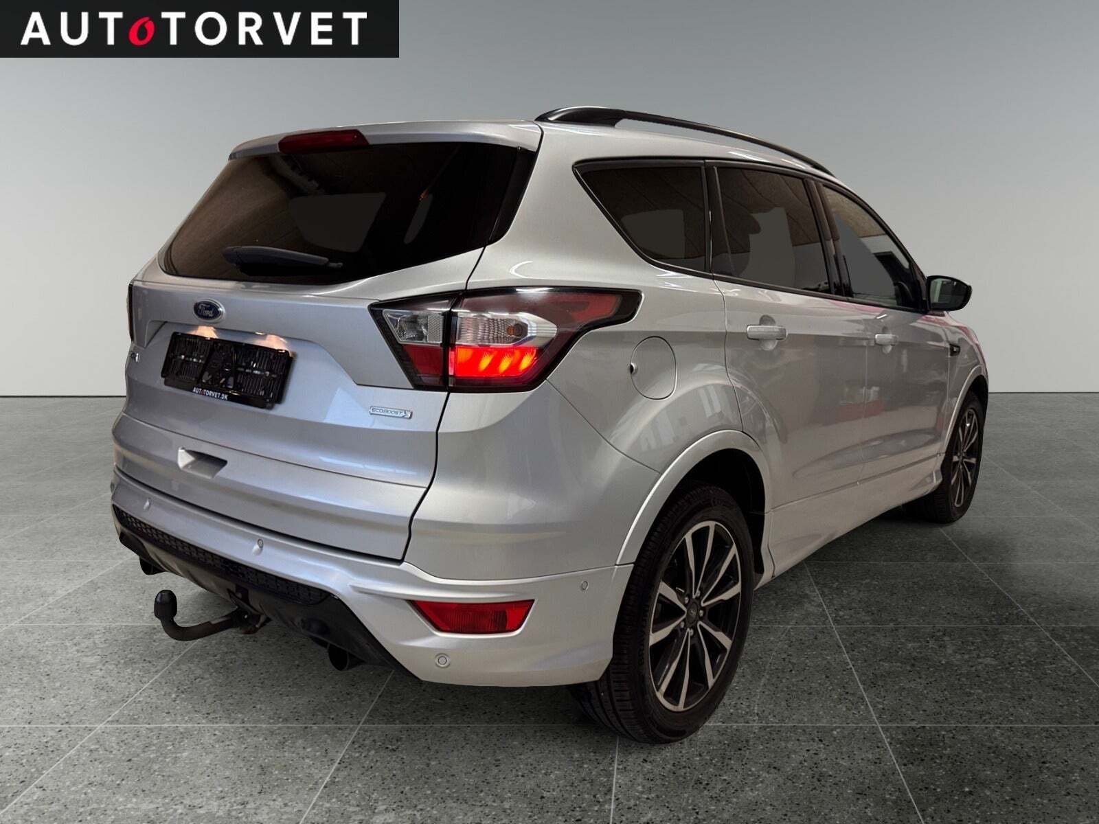 Sølv Ford Kuga fra 2018