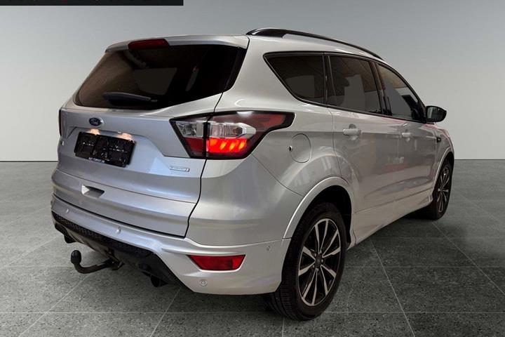 Sølv Ford Kuga fra 2018