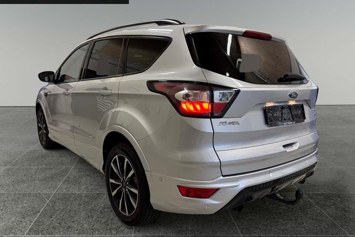 Sølv Ford Kuga fra 2018