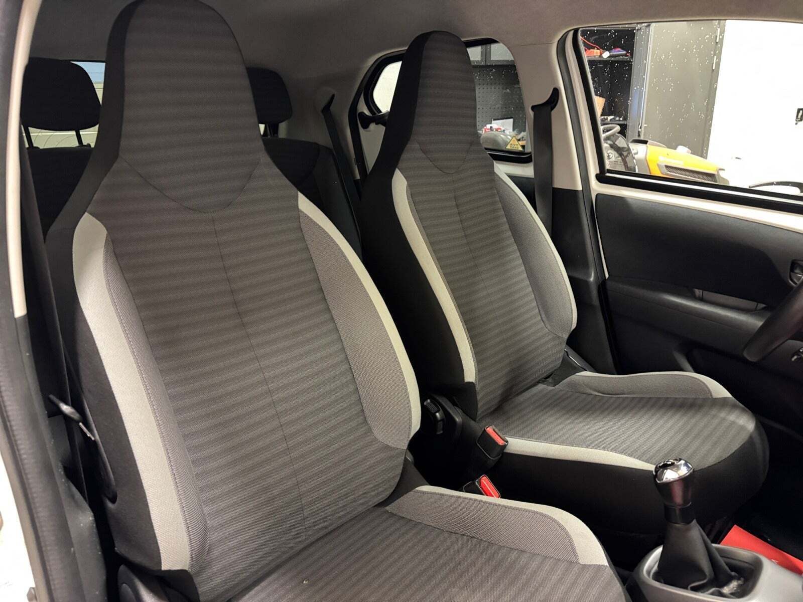 Hvid Toyota Aygo fra 2019