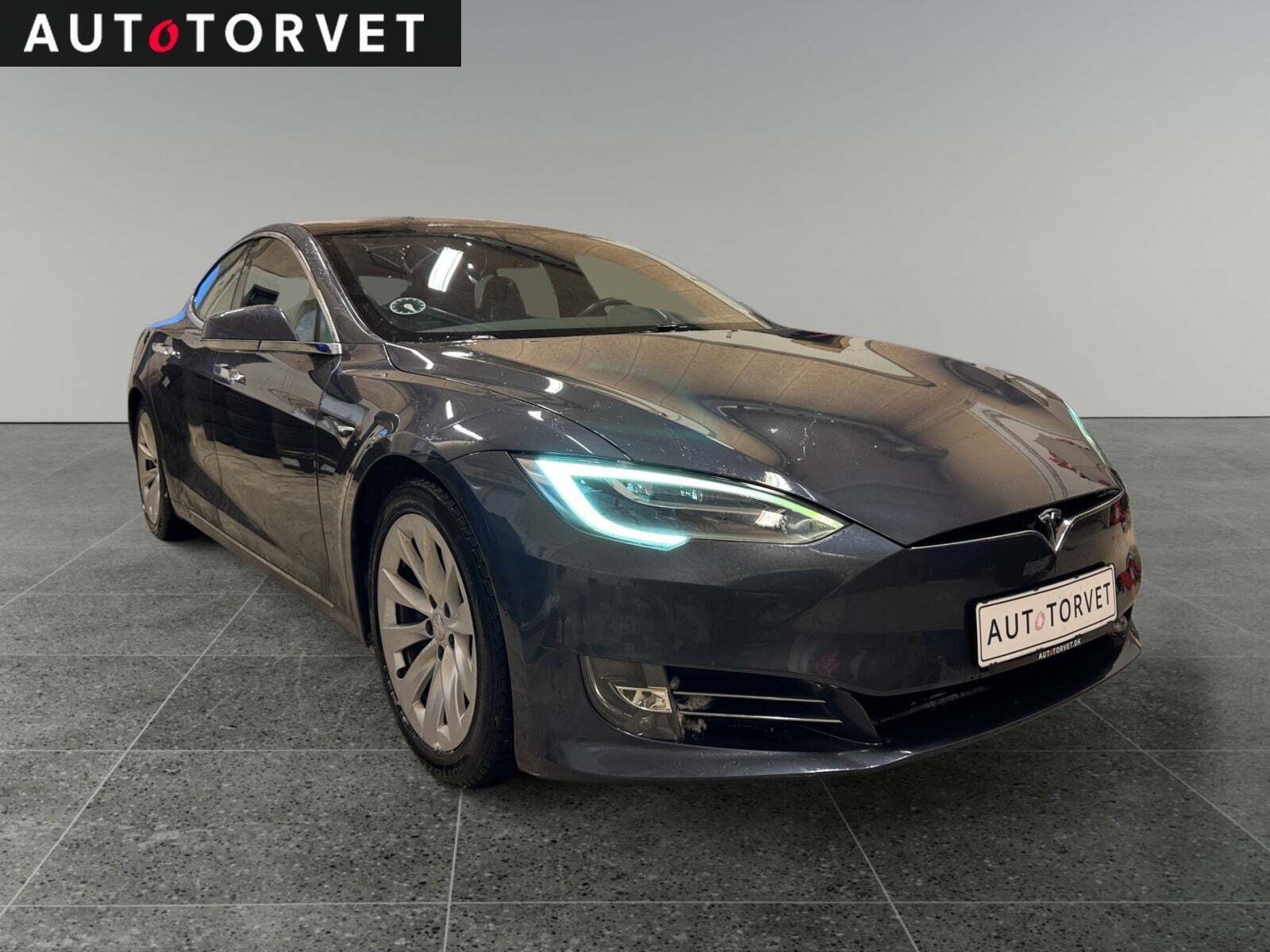 Tesla Model S 90D