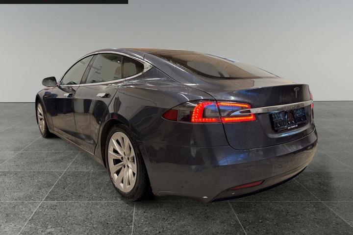 Grå Tesla Model S fra 2019