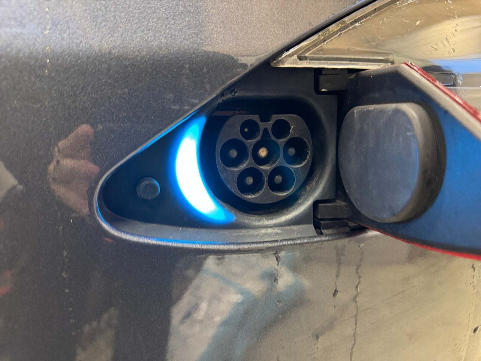 Grå Tesla Model S fra 2019