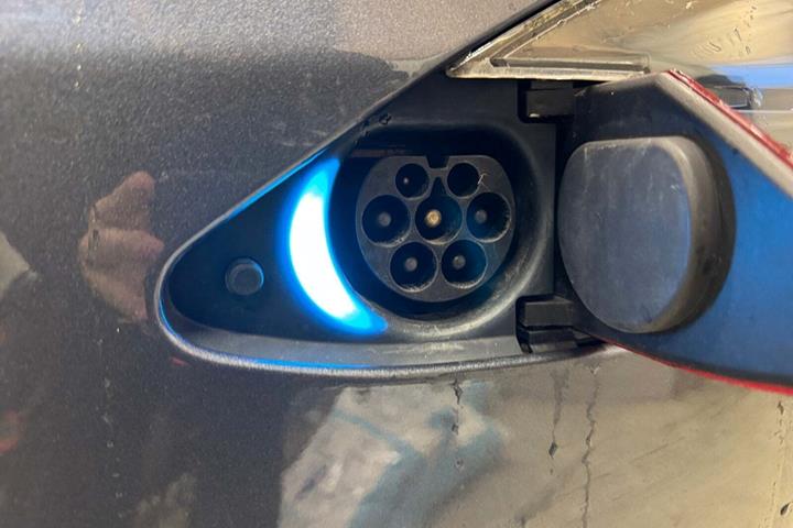 Grå Tesla Model S fra 2019