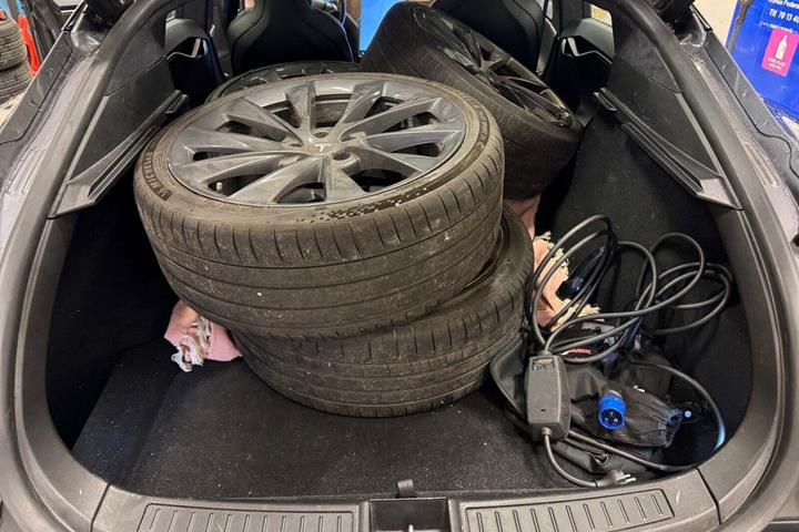 Grå Tesla Model S fra 2019