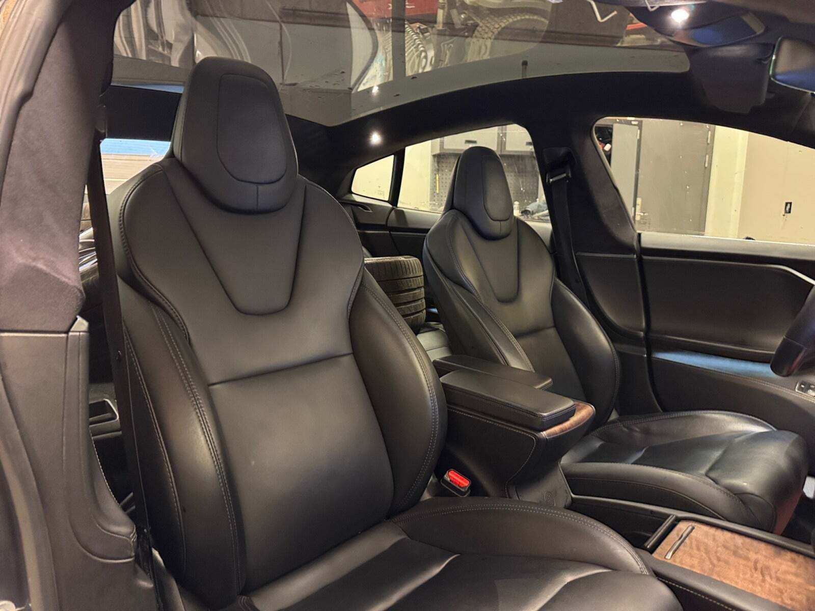 Grå Tesla Model S fra 2019